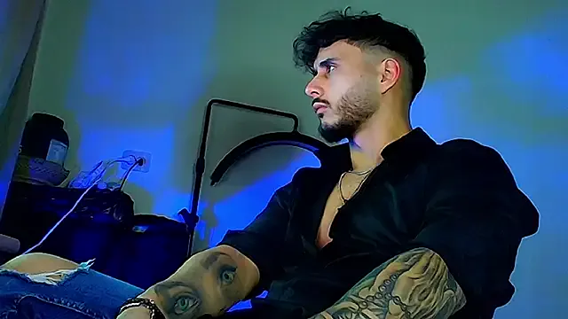 XanderCage99 from StripChat