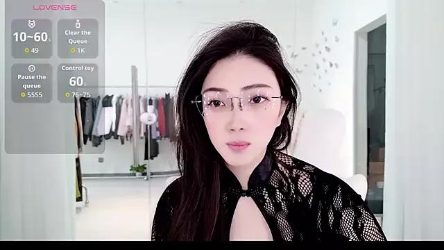 yangyang-777 from StripChat