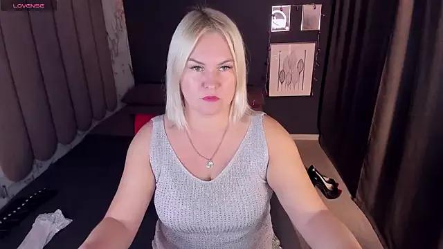 Masturbate to 23 years old YolandaKiss from StripChat YolandaKiss from StripChat