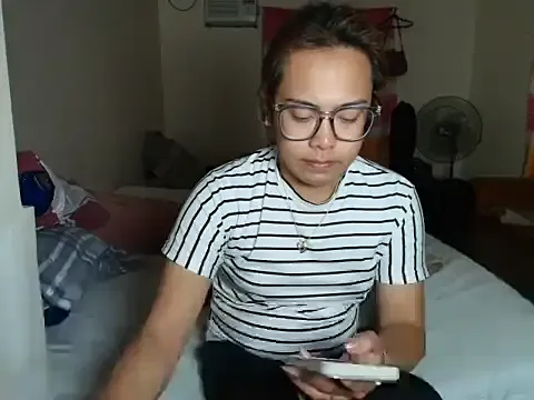 Explore StripChat's Your_PrettyGirlxxx Your_PrettyGirlxxx from StripChat