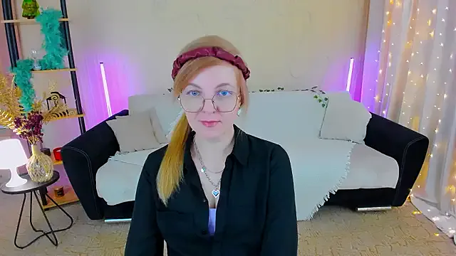 YourUniverser from StripChat