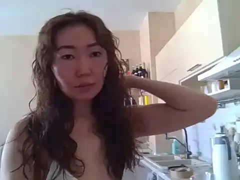 Ysolena from StripChat