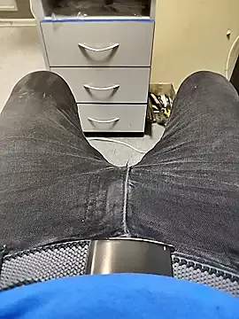 yurii_magic from StripChat