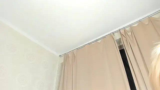 Hypnotic Zirael_swan gets au naturel and climax while being viewed Zirael_swan from StripChat